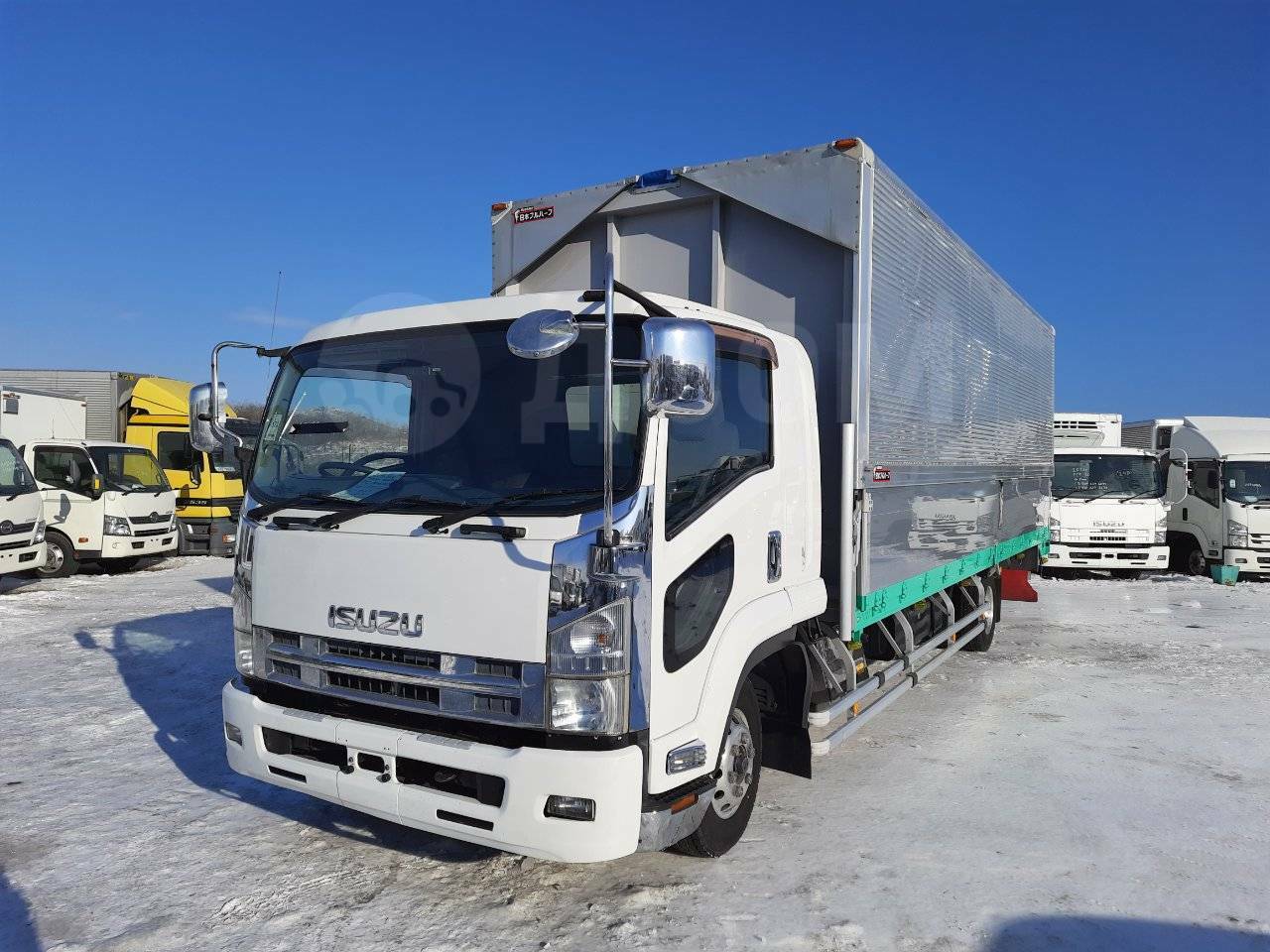 Новый автопарк машин 